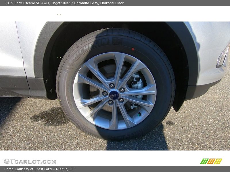 Ingot Silver / Chromite Gray/Charcoal Black 2019 Ford Escape SE 4WD