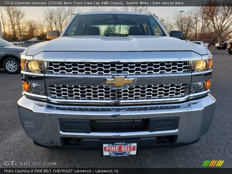 Summit White / Dark Ash/Jet Black 2019 Chevrolet Silverado 2500HD Work Truck Crew Cab 4WD Chassis