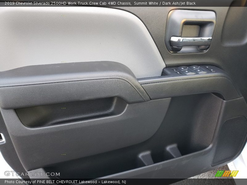 Summit White / Dark Ash/Jet Black 2019 Chevrolet Silverado 2500HD Work Truck Crew Cab 4WD Chassis