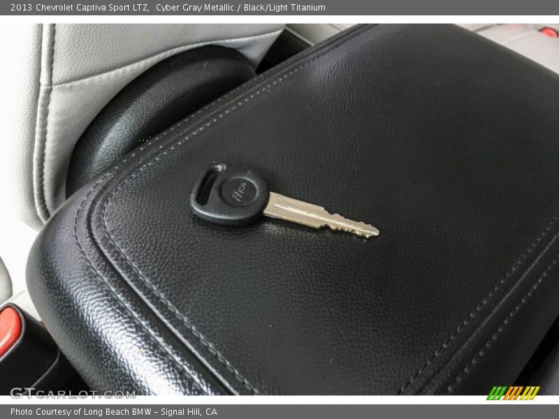 Cyber Gray Metallic / Black/Light Titanium 2013 Chevrolet Captiva Sport LTZ