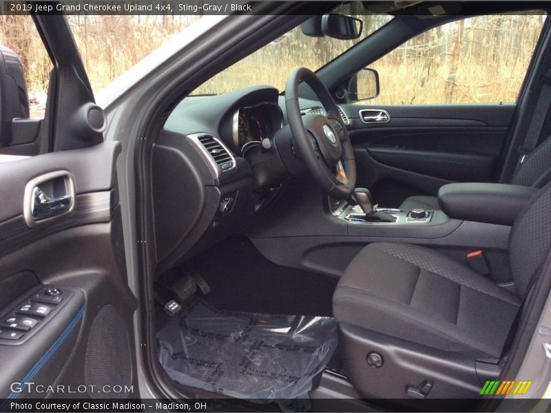 Sting-Gray / Black 2019 Jeep Grand Cherokee Upland 4x4