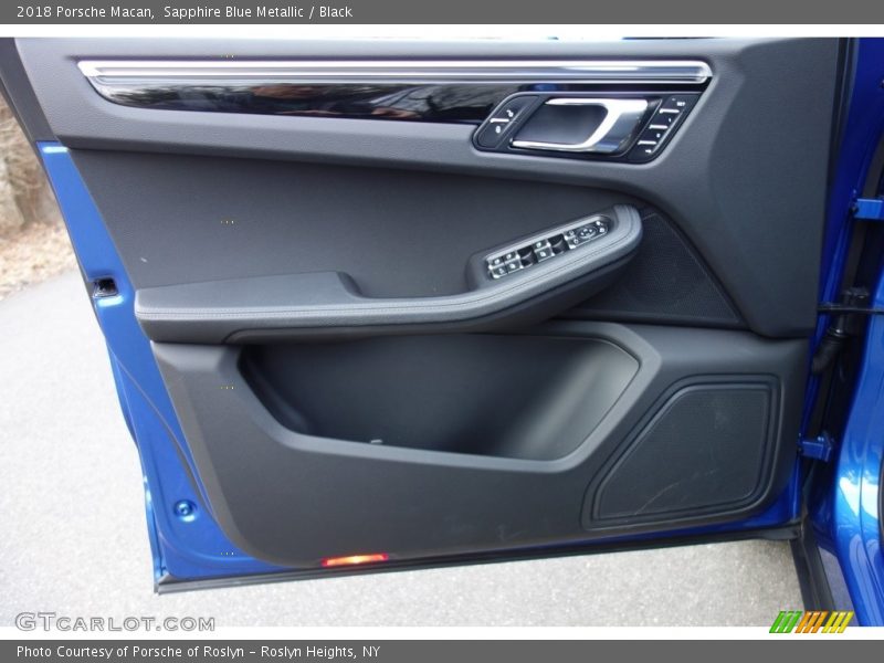 Sapphire Blue Metallic / Black 2018 Porsche Macan