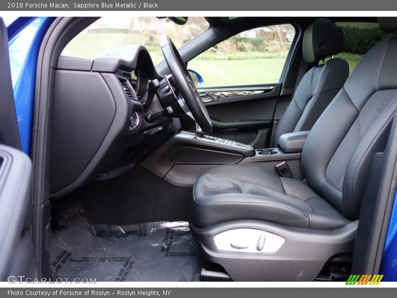 Sapphire Blue Metallic / Black 2018 Porsche Macan
