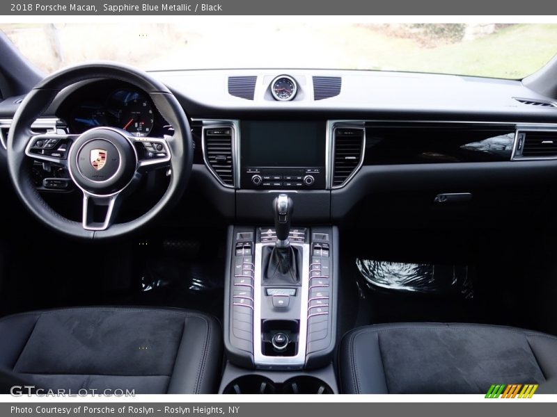 Sapphire Blue Metallic / Black 2018 Porsche Macan
