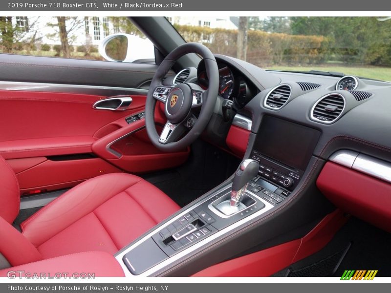 Dashboard of 2019 718 Boxster GTS