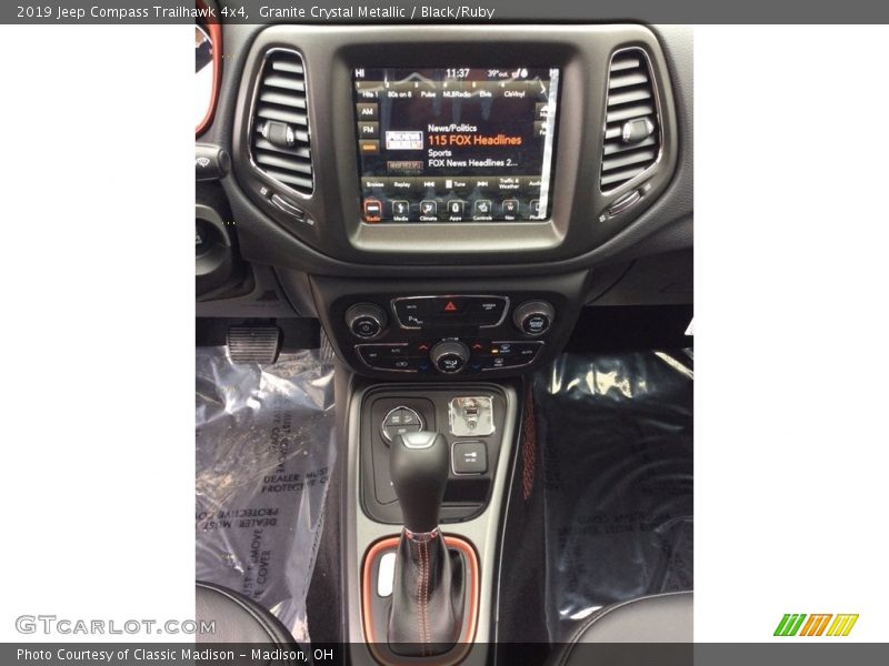 Controls of 2019 Compass Trailhawk 4x4