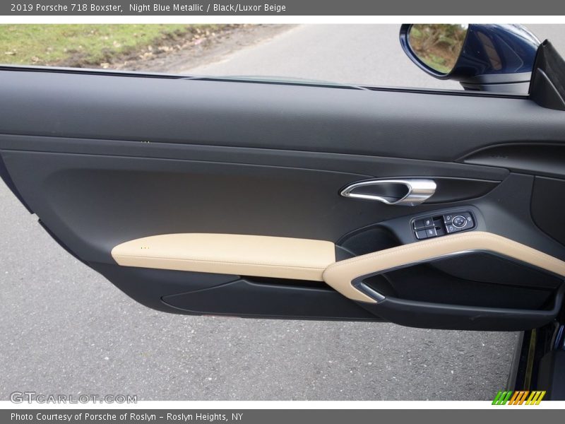Door Panel of 2019 718 Boxster 