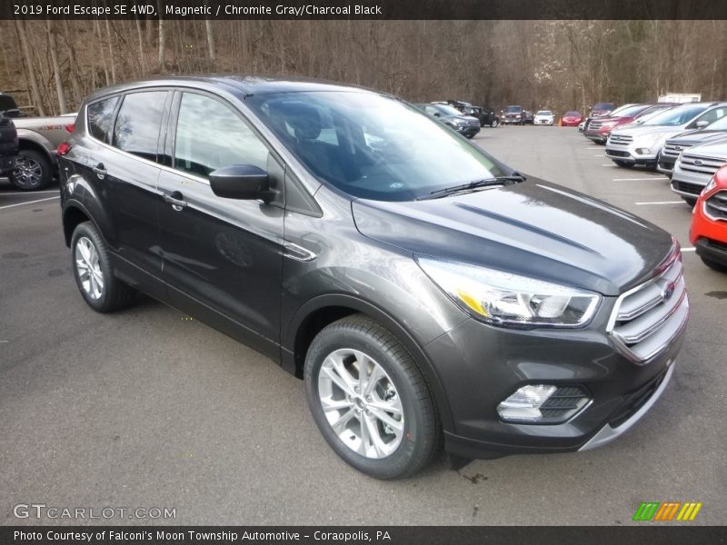 Magnetic / Chromite Gray/Charcoal Black 2019 Ford Escape SE 4WD