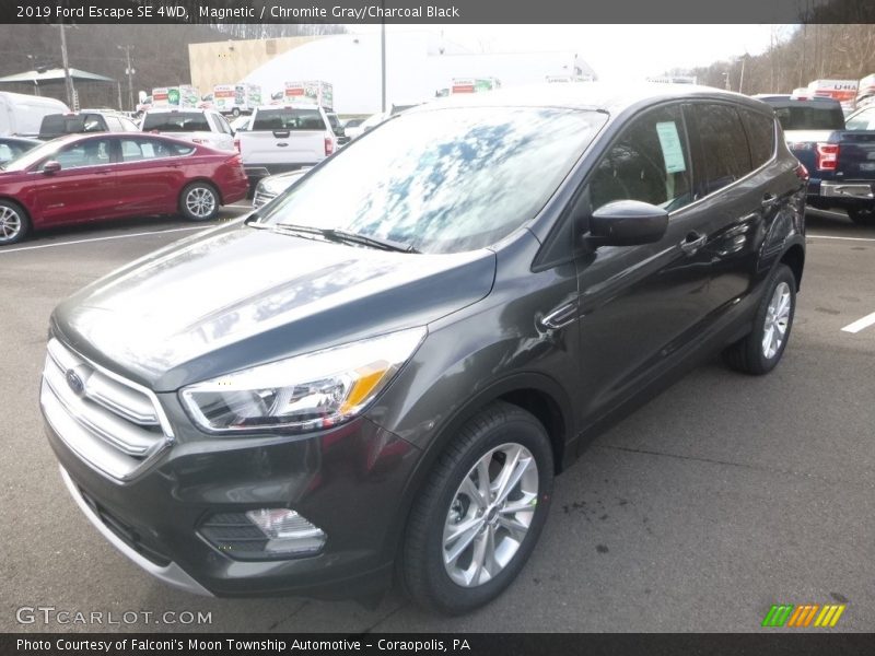 Magnetic / Chromite Gray/Charcoal Black 2019 Ford Escape SE 4WD