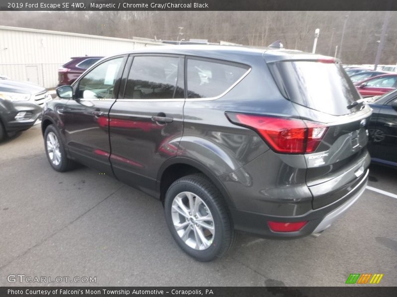 Magnetic / Chromite Gray/Charcoal Black 2019 Ford Escape SE 4WD