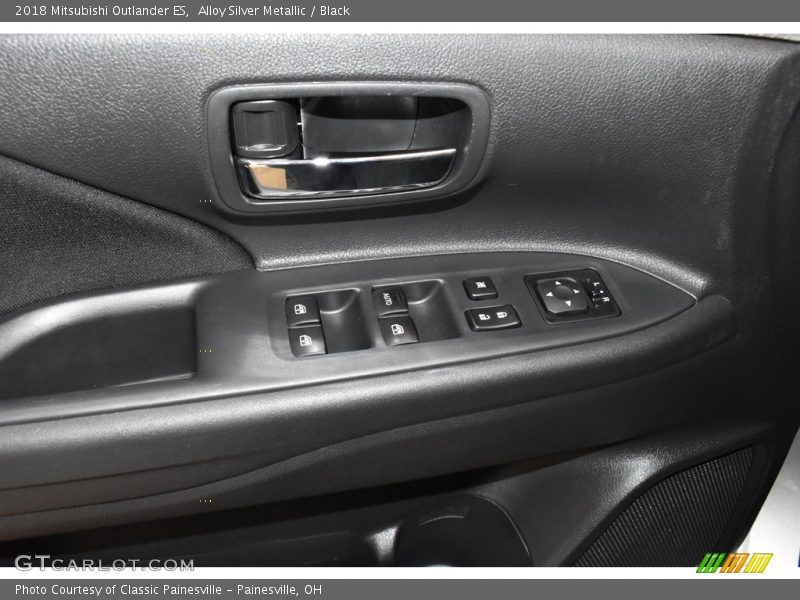 Alloy Silver Metallic / Black 2018 Mitsubishi Outlander ES