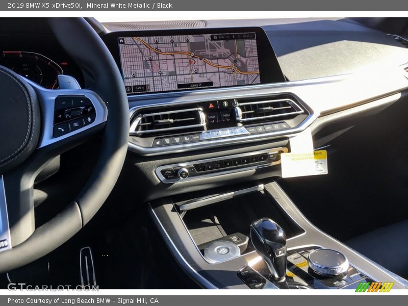 Mineral White Metallic / Black 2019 BMW X5 xDrive50i