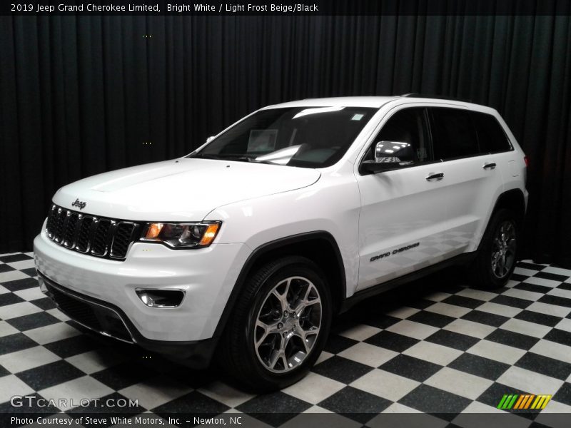 Bright White / Light Frost Beige/Black 2019 Jeep Grand Cherokee Limited