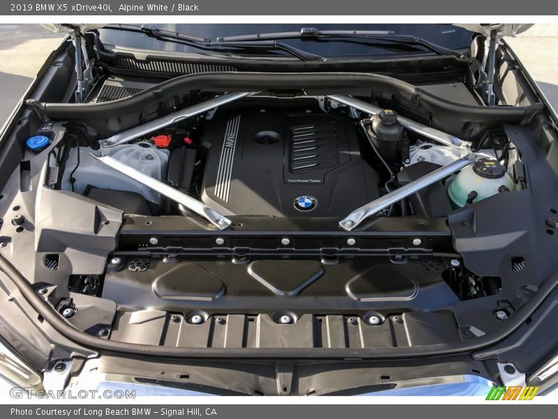 Alpine White / Black 2019 BMW X5 xDrive40i