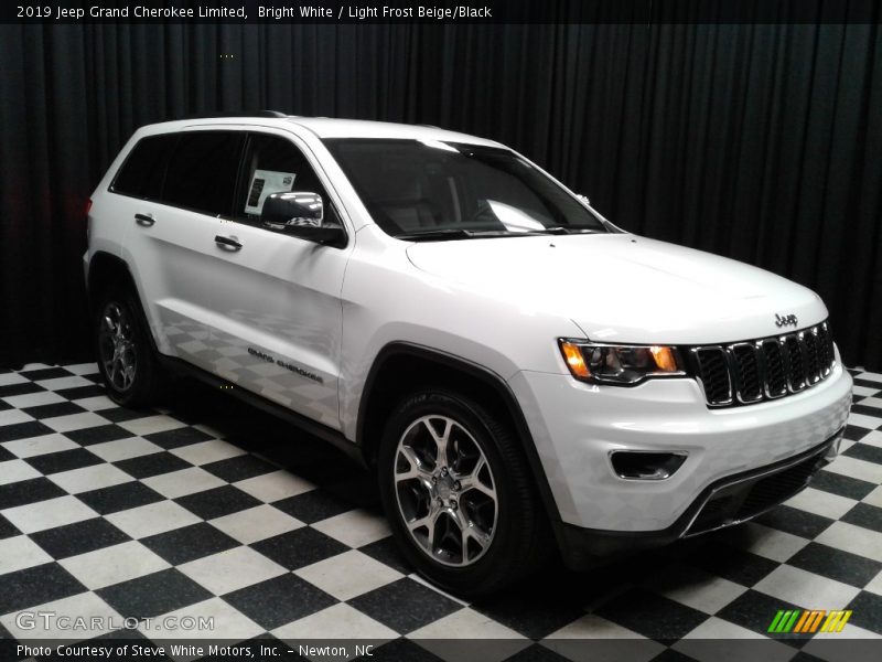 Bright White / Light Frost Beige/Black 2019 Jeep Grand Cherokee Limited
