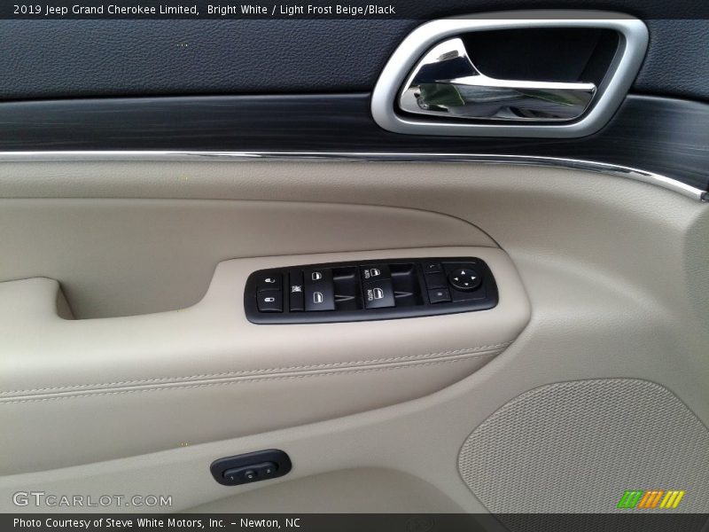 Bright White / Light Frost Beige/Black 2019 Jeep Grand Cherokee Limited