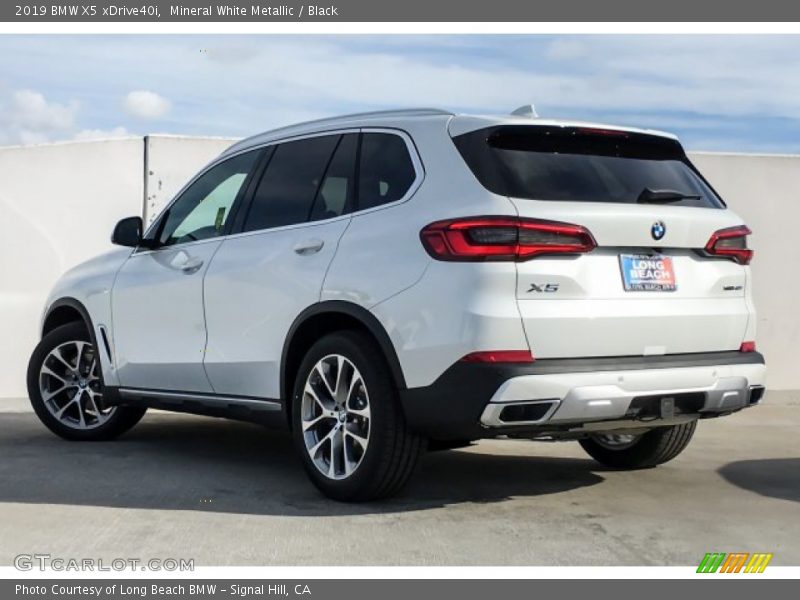 Mineral White Metallic / Black 2019 BMW X5 xDrive40i