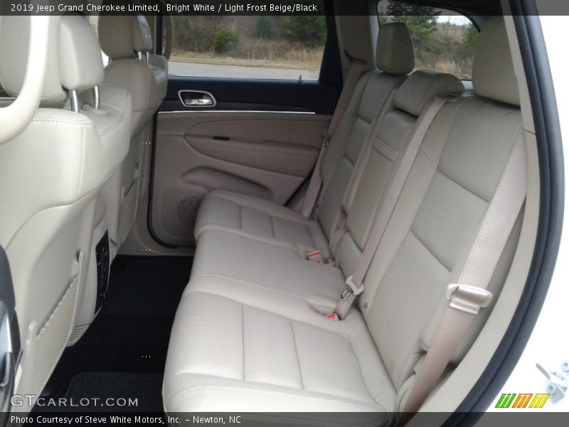 Bright White / Light Frost Beige/Black 2019 Jeep Grand Cherokee Limited