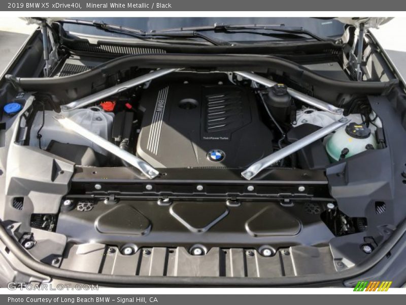 Mineral White Metallic / Black 2019 BMW X5 xDrive40i
