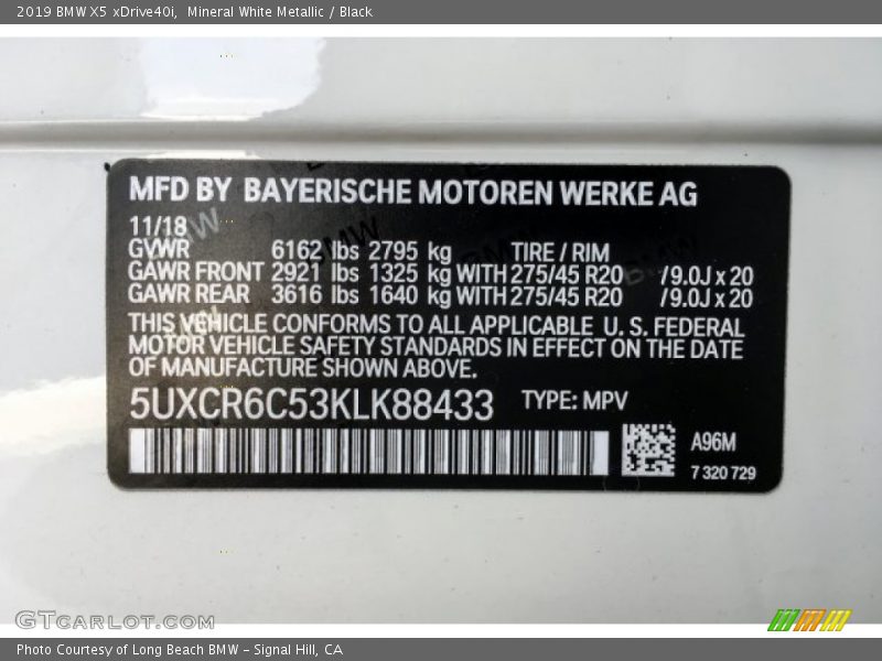 Mineral White Metallic / Black 2019 BMW X5 xDrive40i