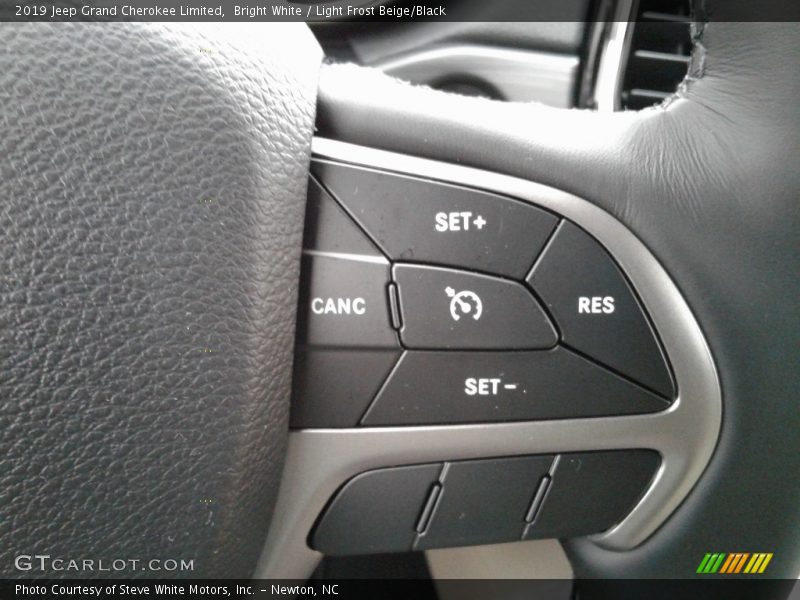 Bright White / Light Frost Beige/Black 2019 Jeep Grand Cherokee Limited