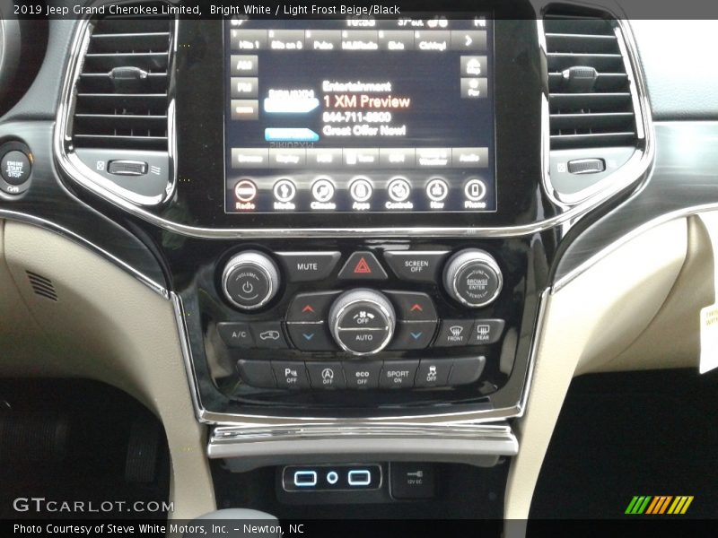 Bright White / Light Frost Beige/Black 2019 Jeep Grand Cherokee Limited