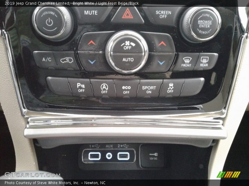 Bright White / Light Frost Beige/Black 2019 Jeep Grand Cherokee Limited
