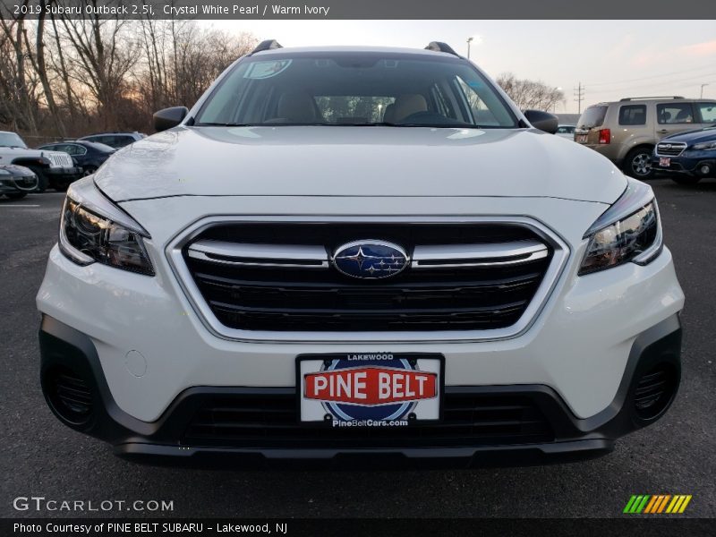 Crystal White Pearl / Warm Ivory 2019 Subaru Outback 2.5i