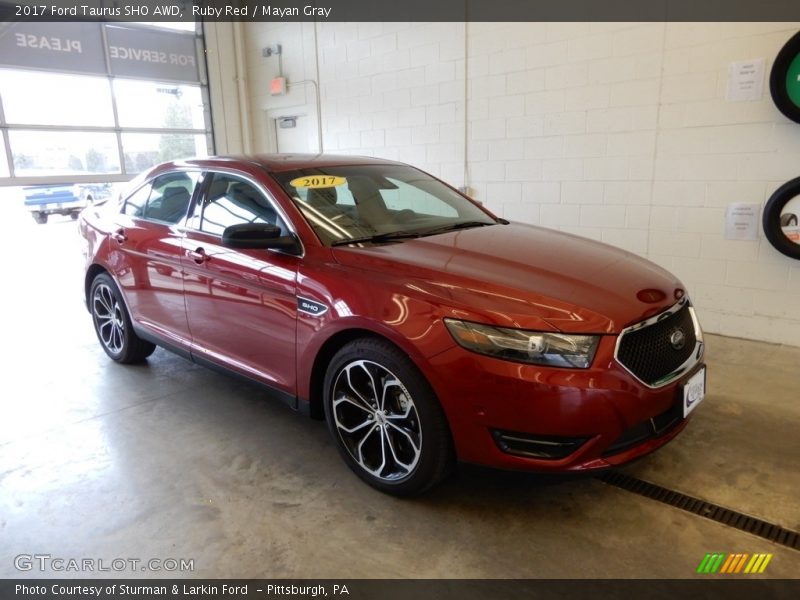 Front 3/4 View of 2017 Taurus SHO AWD