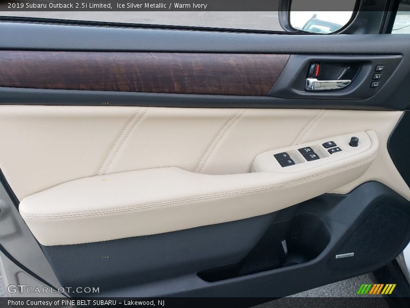 Door Panel of 2019 Outback 2.5i Limited