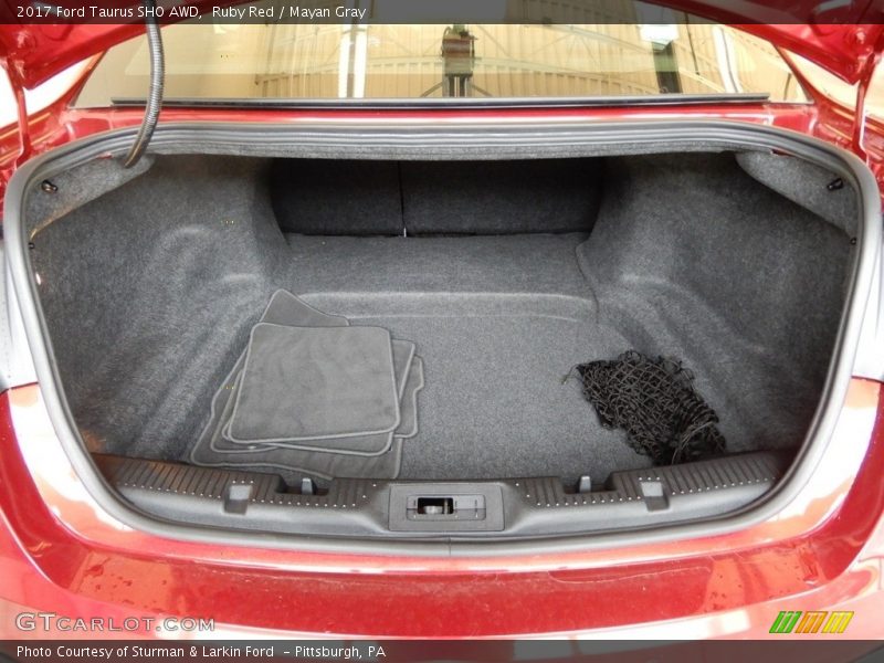  2017 Taurus SHO AWD Trunk