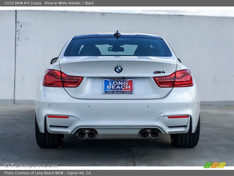 Mineral White Metallic / Black 2019 BMW M4 Coupe