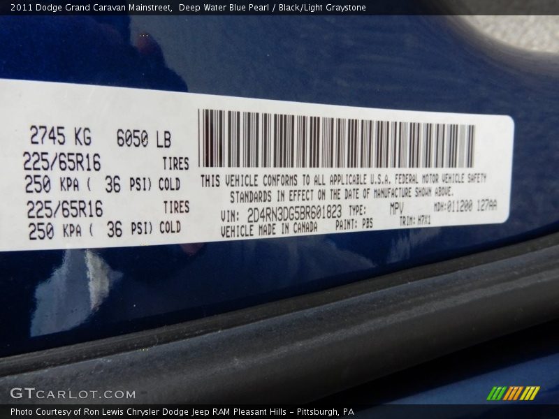 Deep Water Blue Pearl / Black/Light Graystone 2011 Dodge Grand Caravan Mainstreet