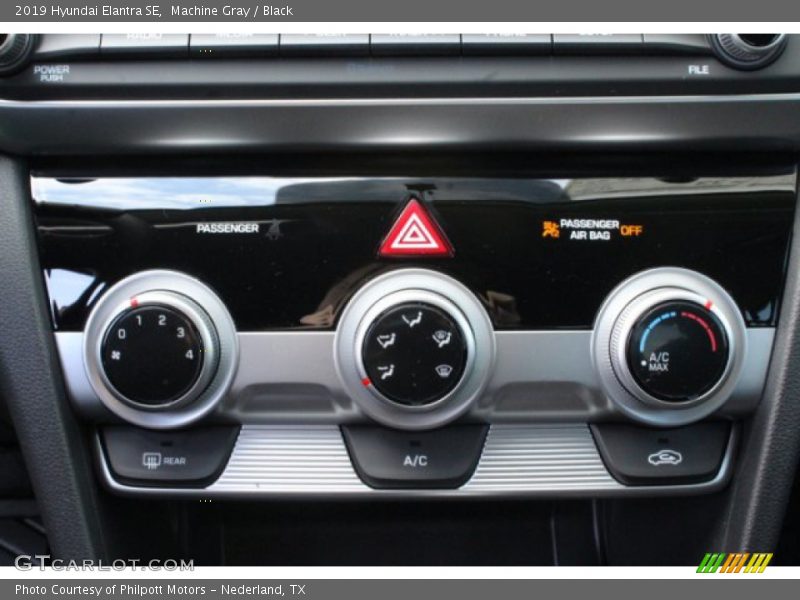 Machine Gray / Black 2019 Hyundai Elantra SE