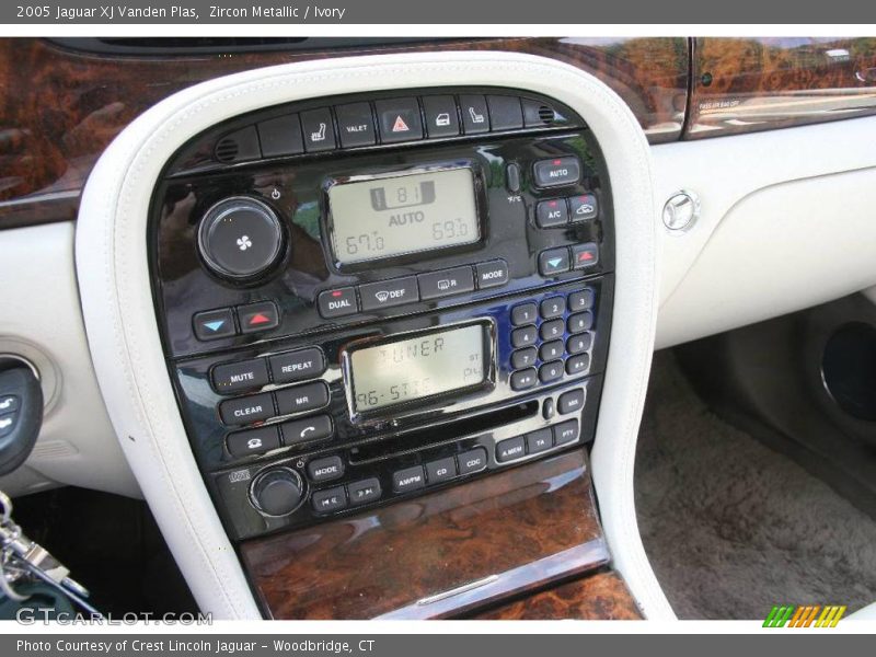 Zircon Metallic / Ivory 2005 Jaguar XJ Vanden Plas