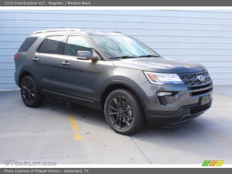 Magnetic / Medium Black 2019 Ford Explorer XLT