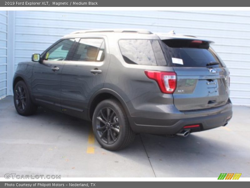 Magnetic / Medium Black 2019 Ford Explorer XLT