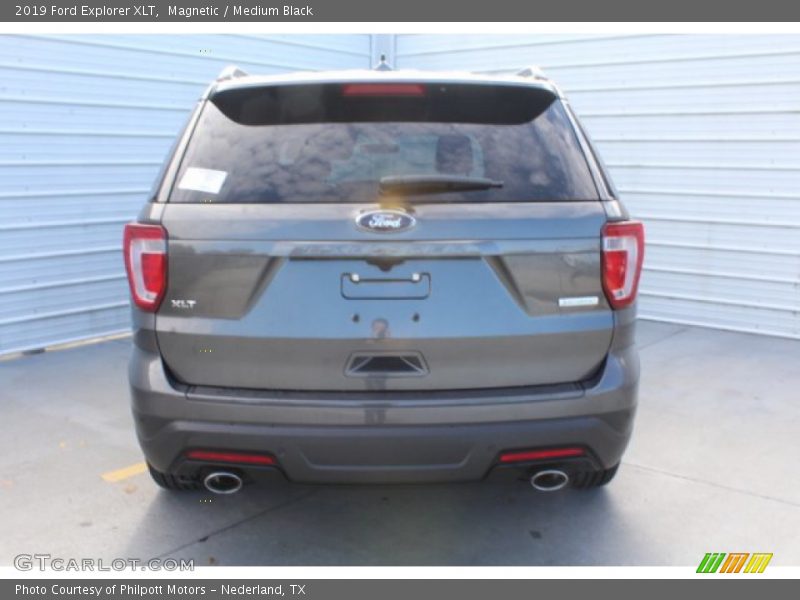 Magnetic / Medium Black 2019 Ford Explorer XLT