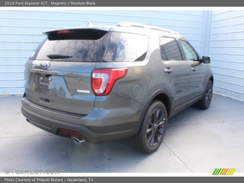 Magnetic / Medium Black 2019 Ford Explorer XLT