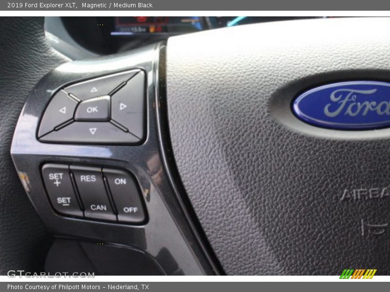 Magnetic / Medium Black 2019 Ford Explorer XLT