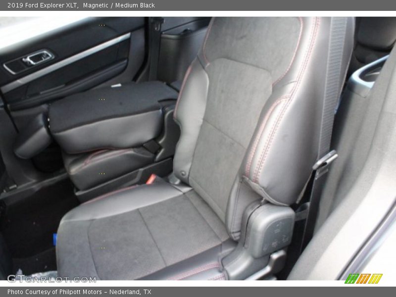 Magnetic / Medium Black 2019 Ford Explorer XLT