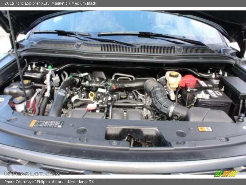 Magnetic / Medium Black 2019 Ford Explorer XLT