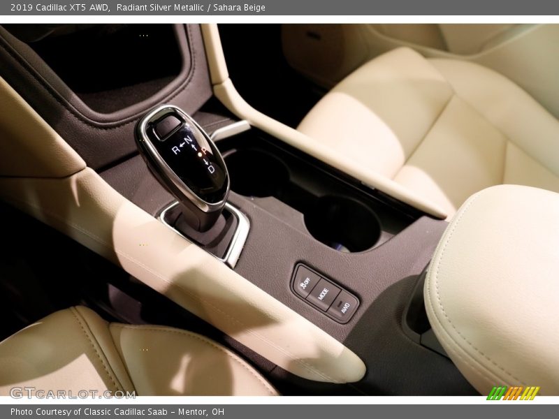 Radiant Silver Metallic / Sahara Beige 2019 Cadillac XT5 AWD