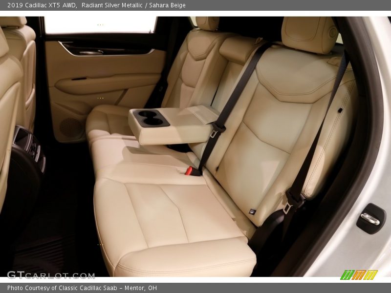 Radiant Silver Metallic / Sahara Beige 2019 Cadillac XT5 AWD