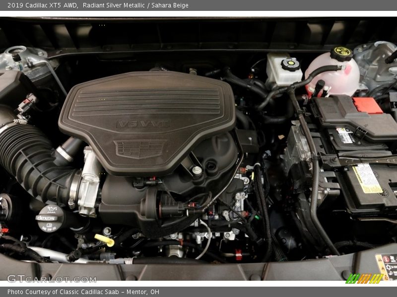 Radiant Silver Metallic / Sahara Beige 2019 Cadillac XT5 AWD