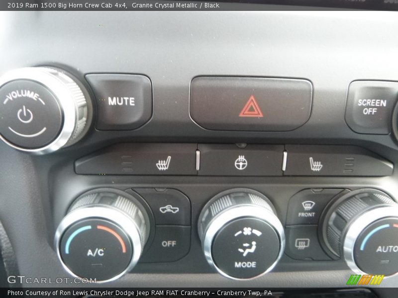 Granite Crystal Metallic / Black 2019 Ram 1500 Big Horn Crew Cab 4x4