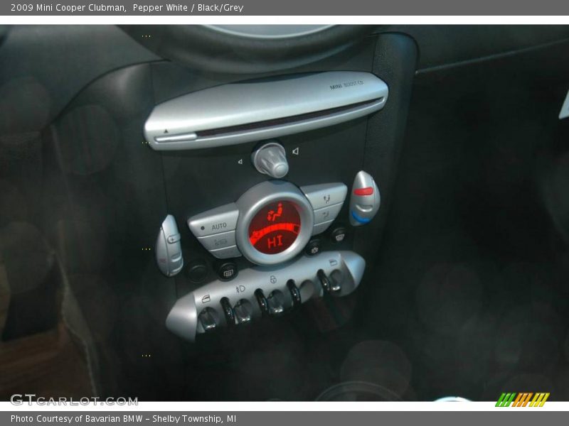 Pepper White / Black/Grey 2009 Mini Cooper Clubman
