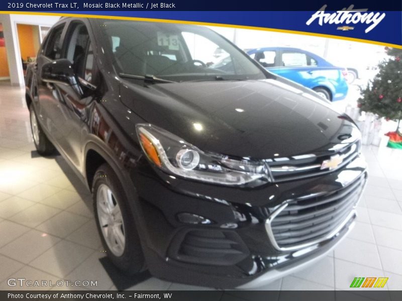 Mosaic Black Metallic / Jet Black 2019 Chevrolet Trax LT