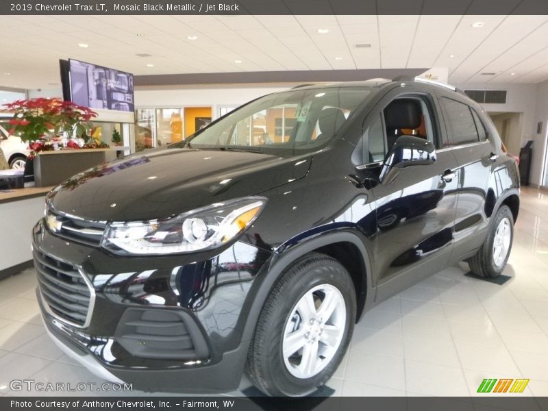 Mosaic Black Metallic / Jet Black 2019 Chevrolet Trax LT