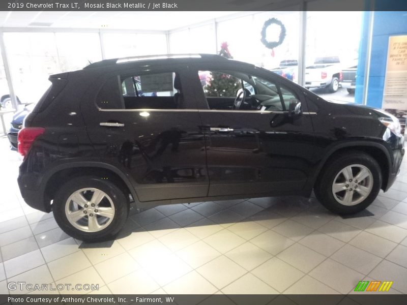 Mosaic Black Metallic / Jet Black 2019 Chevrolet Trax LT